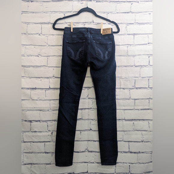Hollister Co. Junior's or Women's Skinny Jeans Dark Wash Size 0 Short W24 L29 - Picture 2 of 10